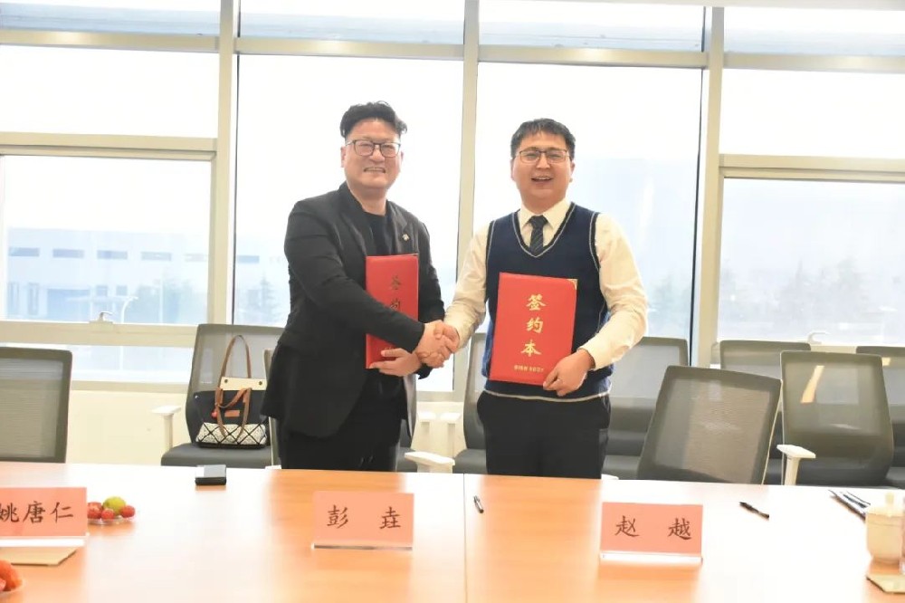 探索“光伏+AI”新模式！環(huán)晟光伏與閃馬智能簽署戰略協(xié)議